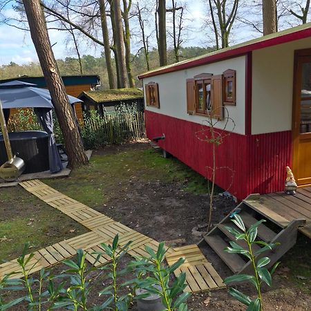 Pipowagen Met Prive Hot Tub Villa Lanaken Exteriör bild