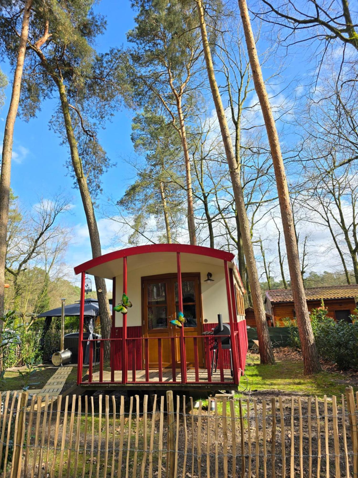 Pipowagen Met Prive Hot Tub Villa Lanaken Exteriör bild