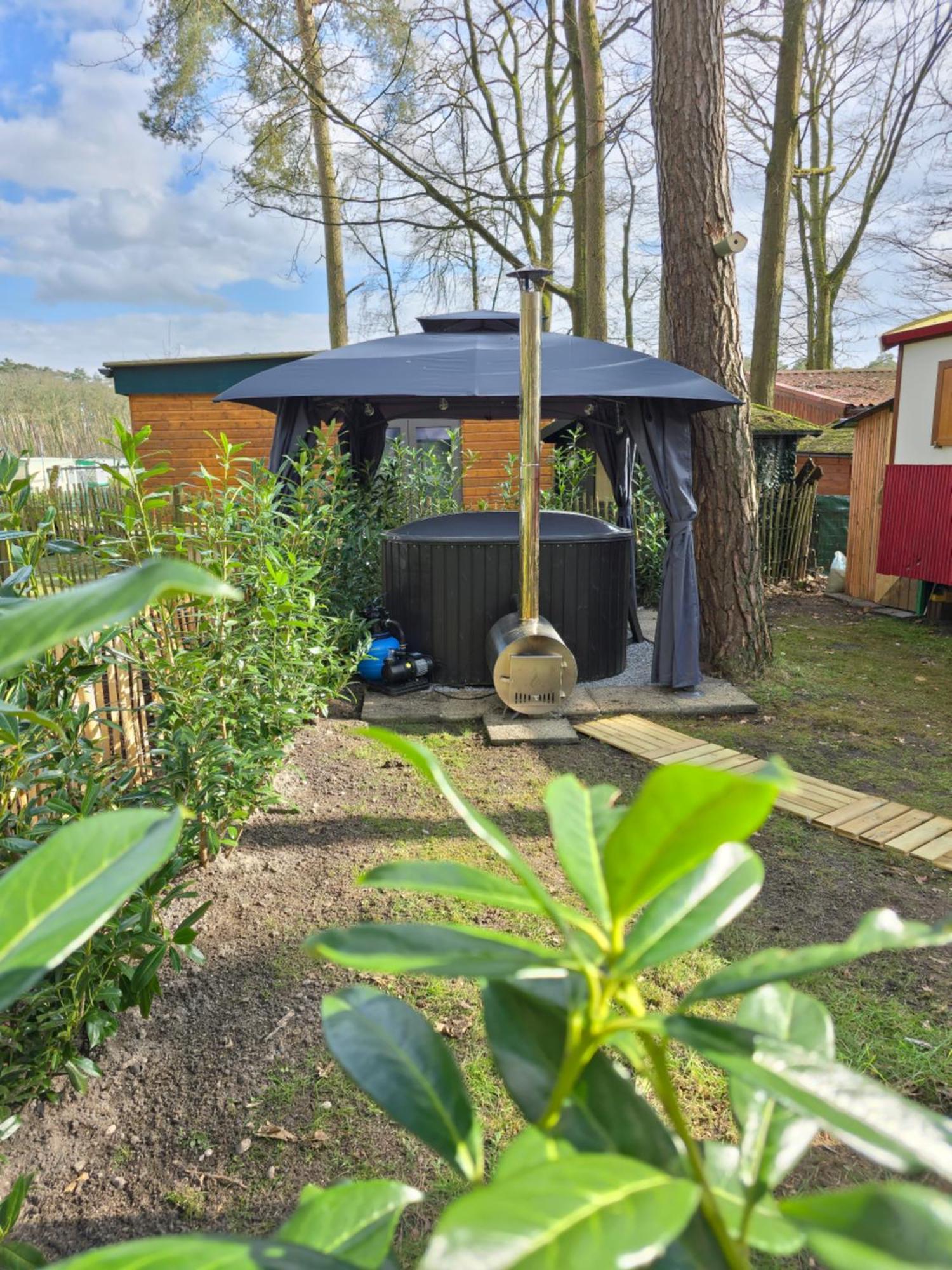 Pipowagen Met Prive Hot Tub Villa Lanaken Exteriör bild